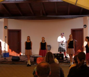 ČERNILOVSKÝ DVŮR 2012 od Jany Ž