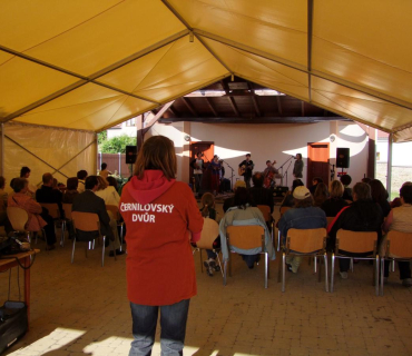 ČERNILOVSKÝ DVŮR 2012 od Jany Ž