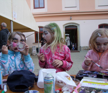 ČERNILOVSKÝ DVŮR 2012 od Jany Ž