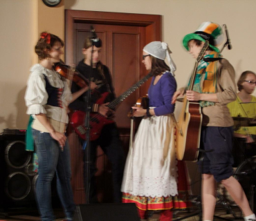 ČERNILOVSKÝ DVŮR 2012 od Jany Ž