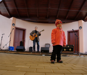 ČERNILOVSKÝ DVŮR 2012 od Míry