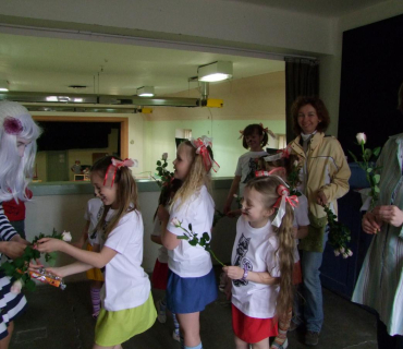 PRUHOVANÝ KARNEVAL 15.4.2012 Sokolovna - foto Jana Ž