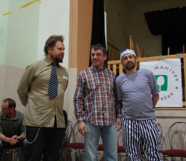 PRUHOVANÝ KARNEVAL 15.4.2012 Sokolovna - foto Jana Ž