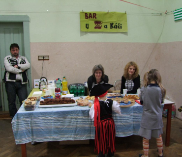 PRUHOVANÝ KARNEVAL 15.4.2012 Sokolovna - foto Jana Ž