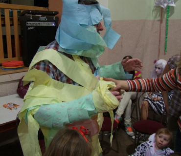 PRUHOVANÝ KARNEVAL 15.4.2012 Sokolovna - foto Jana Ž