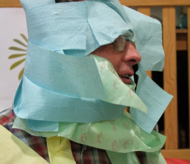 PRUHOVANÝ KARNEVAL 15.4.2012 Sokolovna - foto Jana Ž