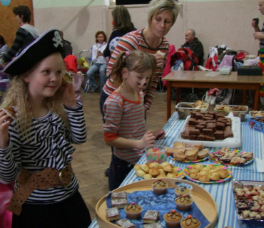 PRUHOVANÝ KARNEVAL 15.4.2012 Sokolovna - foto Jana Ž