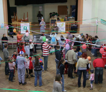 PRUHOVANÝ KARNEVAL 15.4.2012 Sokolovna - foto Jana Ž