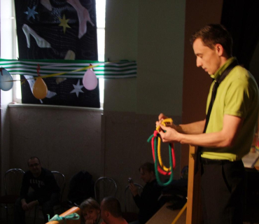 PRUHOVANÝ KARNEVAL 15.4.2012 Sokolovna - foto Jana Ž