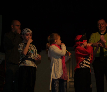 PRUHOVANÝ KARNEVAL 15.4.2012 Sokolovna - foto Jana Ž