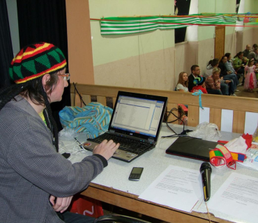 PRUHOVANÝ KARNEVAL 15.4.2012 Sokolovna - foto Jana Ž