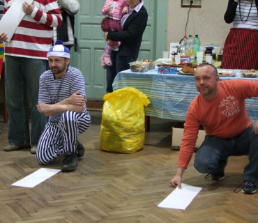 PRUHOVANÝ KARNEVAL 15.4.2012 Sokolovna - foto Jana Ž