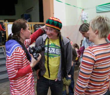 PRUHOVANÝ KARNEVAL 15.4.2012 Sokolovna - foto Jana Ž