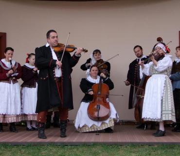 VELIKONOČNÍ JARMARK KSD 30.3. 2012 - foto Jana Žárská