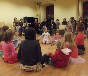 22.12.2011 taneční kroužek - mažoretky