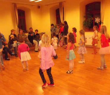 22.12.2011 taneční kroužek - mažoretky