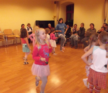 22.12.2011 taneční kroužek - mažoretky
