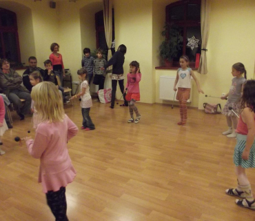 22.12.2011 taneční kroužek - mažoretky