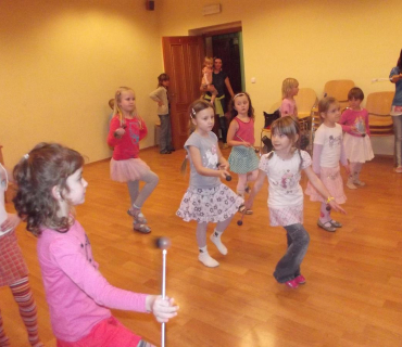 22.12.2011 taneční kroužek - mažoretky