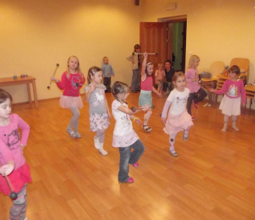 22.12.2011 taneční kroužek - mažoretky