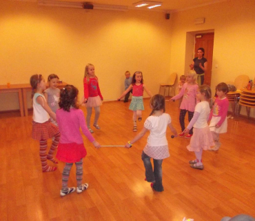 22.12.2011 taneční kroužek - mažoretky