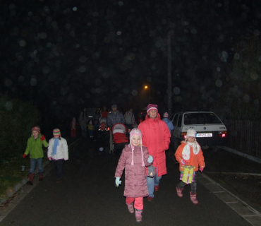 Průvod světýlek na uvítání Adventu 2011 