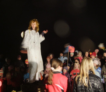 Průvod světýlek na uvítání Adventu 2011 