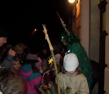 Průvod světýlek na uvítání Adventu 2011 