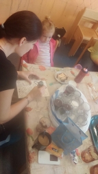 Dvoreček 20.10.2015 Kreslení na sklo