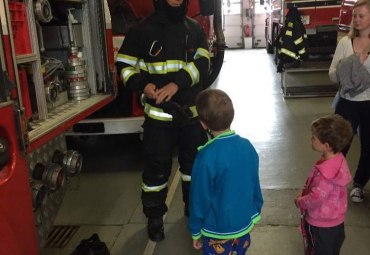 Dvoreček 21.8. Návštěva hasičů HK