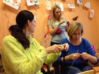 Dvoreček 17.11.2015 volánkové šály