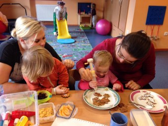 Dvoreček 8.12.2015 zdobení