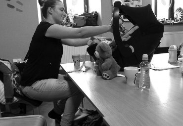 Dvoreček 28.11.2017 dokončování věnců